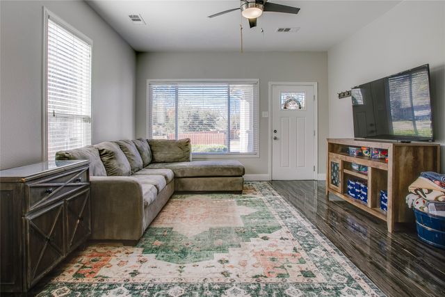 834 S Polk Street, Dallas, TX 75208