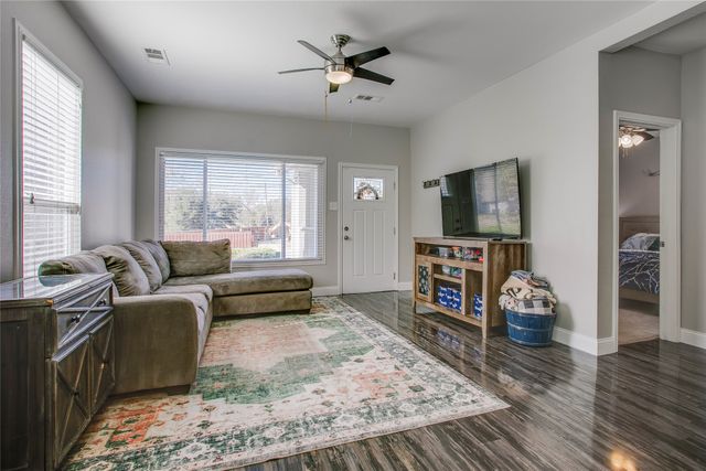 834 S Polk Street, Dallas, TX 75208