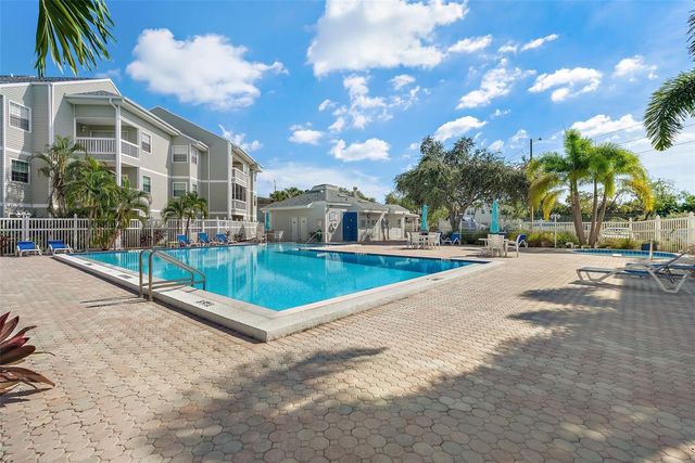 6817 STONES THROW CIRCLE N 17208, St Petersburg, FL 33710