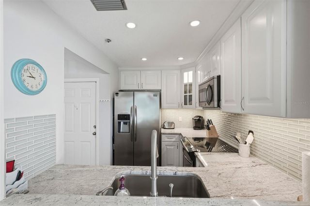 6817 STONES THROW CIRCLE N 17208, St Petersburg, FL 33710
