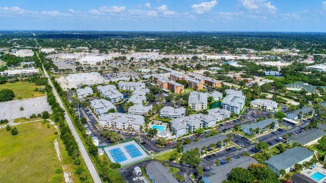 6817 STONES THROW CIRCLE N 17208, St Petersburg, FL 33710