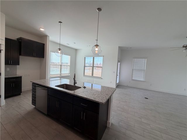 211 Kristen Lane, Centerton, AR 72719