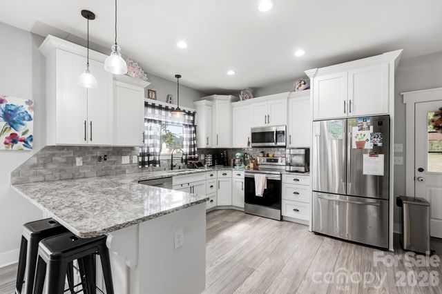 304 E Florida Avenue, Bessemer City, NC 28016