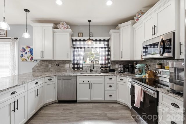 304 E Florida Avenue, Bessemer City, NC 28016