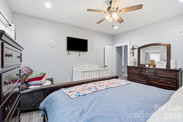 304 E Florida Avenue, Bessemer City, NC 28016