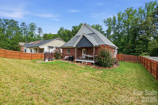 304 E Florida Avenue, Bessemer City, NC 28016
