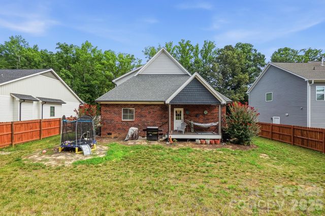 304 E Florida Avenue, Bessemer City, NC 28016