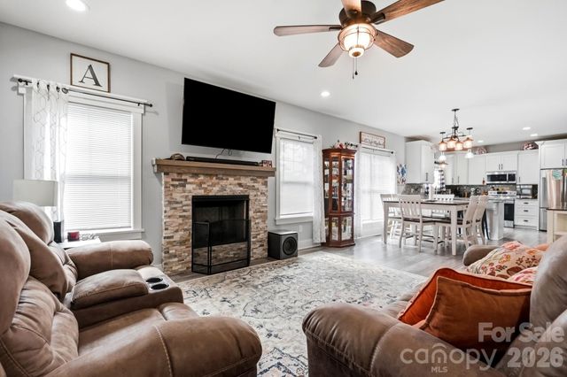 304 E Florida Avenue, Bessemer City, NC 28016