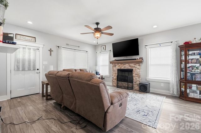 304 E Florida Avenue, Bessemer City, NC 28016