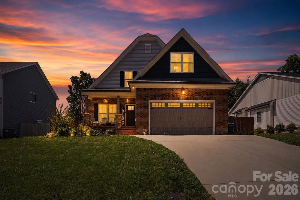 304 E Florida Avenue, Bessemer City, NC 28016