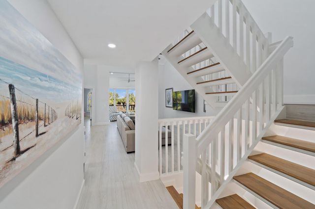 3902 N Fairway Dr Drive N, Jupiter, FL 33477