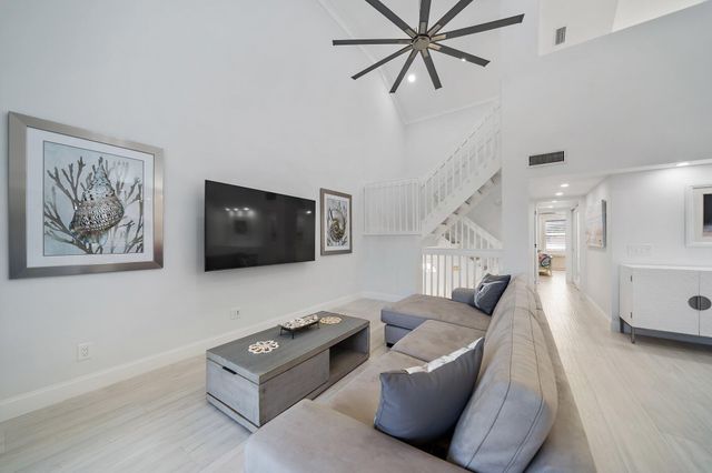 3902 N Fairway Dr Drive N, Jupiter, FL 33477