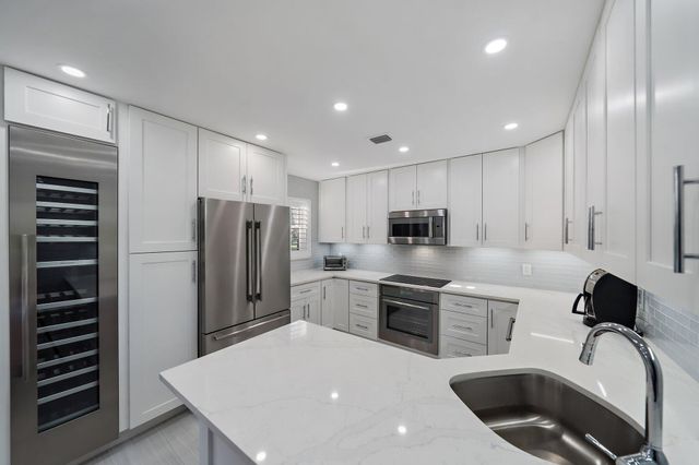 3902 N Fairway Dr Drive N, Jupiter, FL 33477