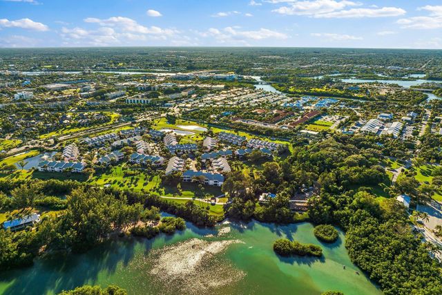 3902 N Fairway Dr Drive N, Jupiter, FL 33477