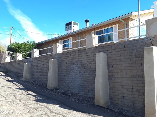 595 N FOURTH Street, Globe, AZ 85501