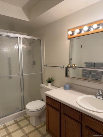 3184 S Heather Gardens Way 205, Aurora, CO 80014