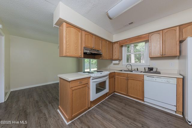 512 Walnut Drive, Jacksonville, NC 28540
