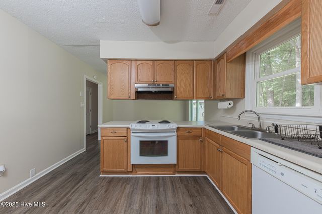 512 Walnut Drive, Jacksonville, NC 28540