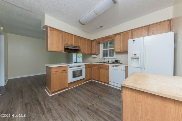 512 Walnut Drive, Jacksonville, NC 28540