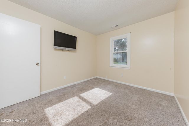 512 Walnut Drive, Jacksonville, NC 28540