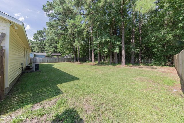 512 Walnut Drive, Jacksonville, NC 28540