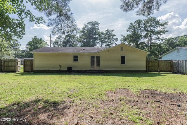512 Walnut Drive, Jacksonville, NC 28540
