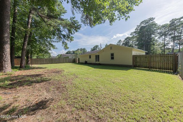 512 Walnut Drive, Jacksonville, NC 28540