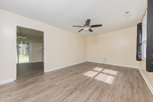 512 Walnut Drive, Jacksonville, NC 28540