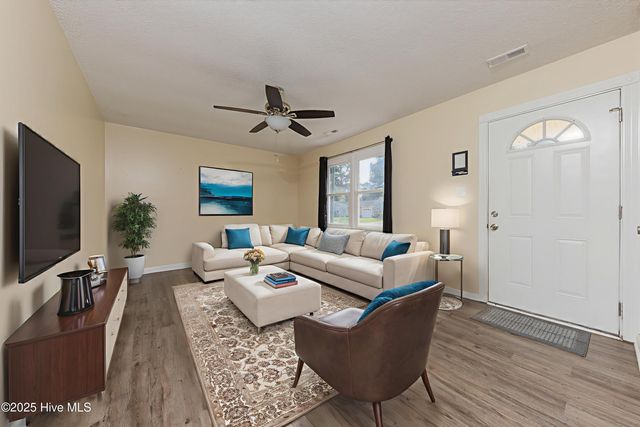 512 Walnut Drive, Jacksonville, NC 28540