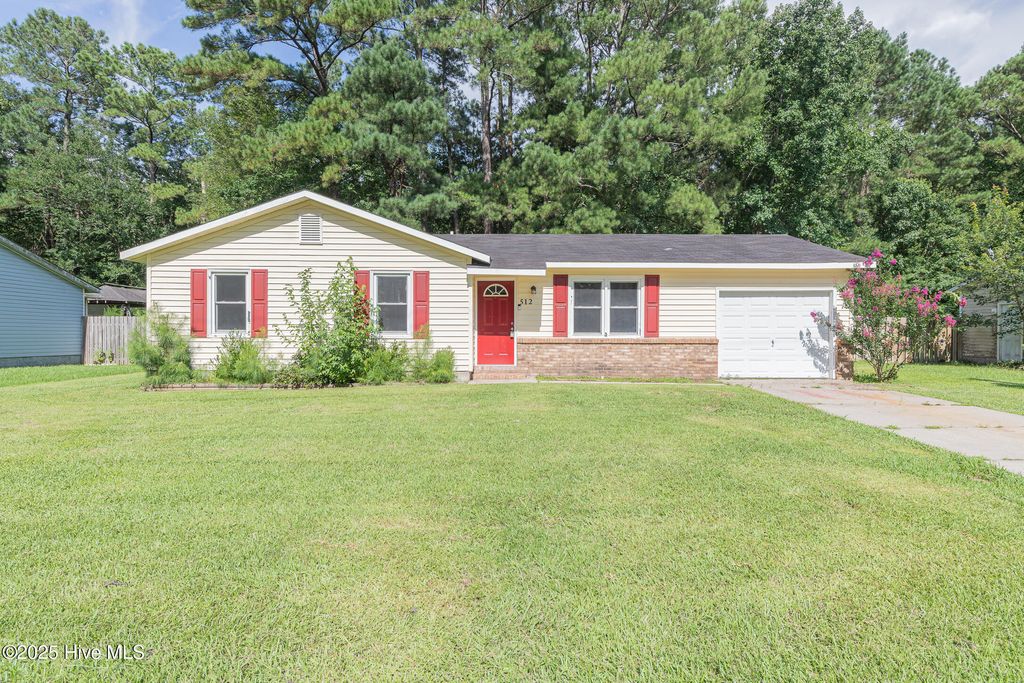 512 Walnut Drive, Jacksonville, NC 28540