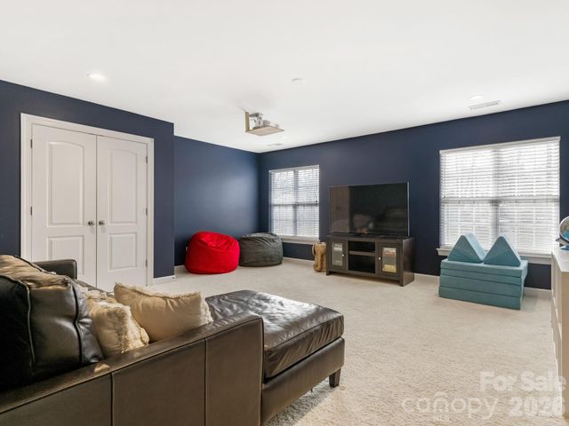 6617 Walton Hall Court, Waxhaw, NC 28173