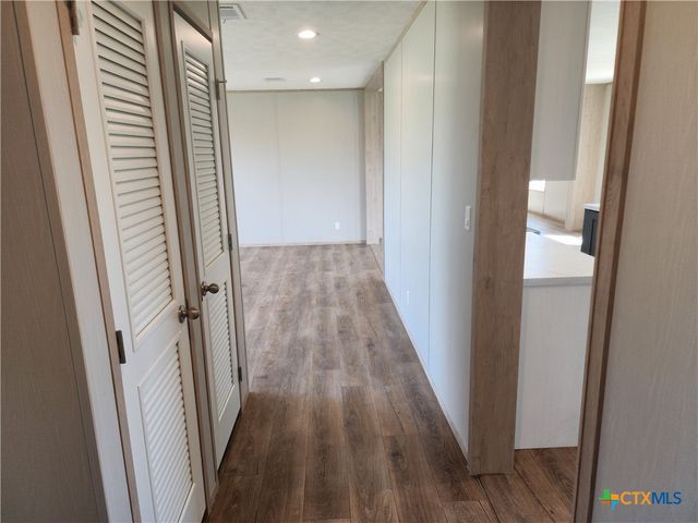 4214 Woodrow Center Drive, Kingsbury, TX 78638