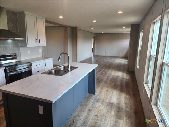 4214 Woodrow Center Drive, Kingsbury, TX 78638