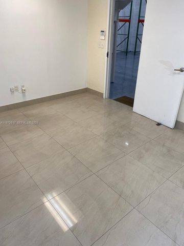 5930 NW 99th Ave 4, Doral, FL 33178