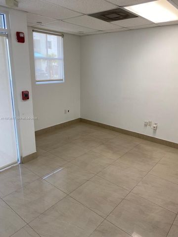 5930 NW 99th Ave 4, Doral, FL 33178