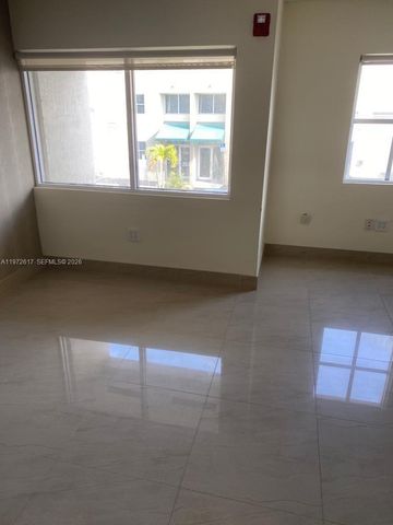 5930 NW 99th Ave 4, Doral, FL 33178