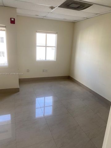 5930 NW 99th Ave 4, Doral, FL 33178