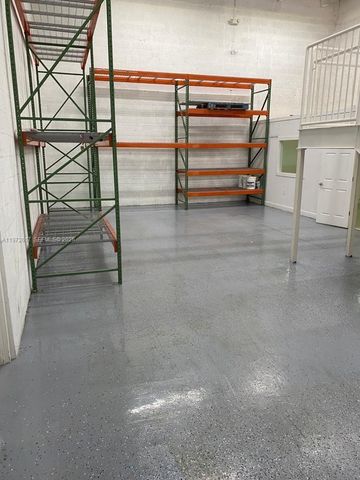 5930 NW 99th Ave 4, Doral, FL 33178