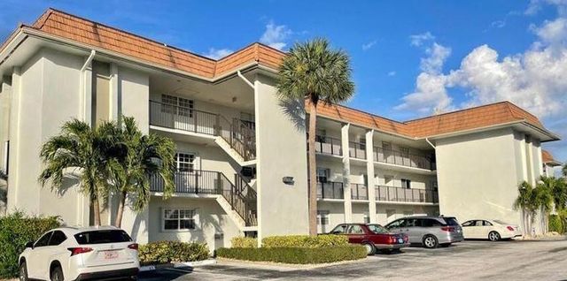 400 Wilma Circle 105, Riviera Beach, FL 33404