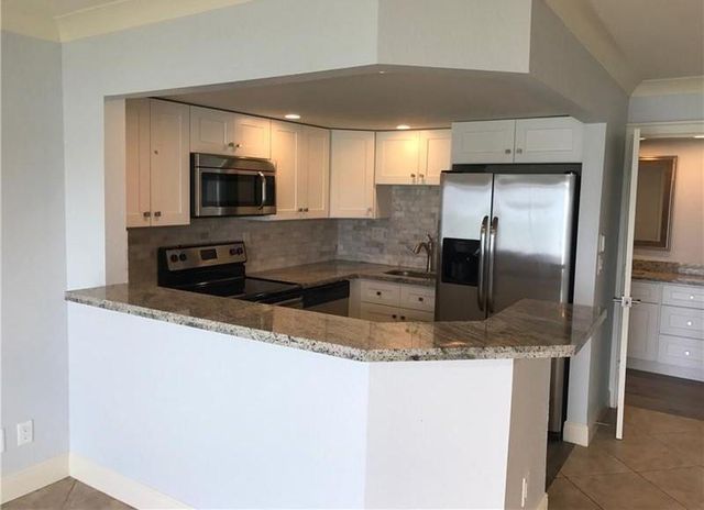 400 Wilma Circle 105, Riviera Beach, FL 33404