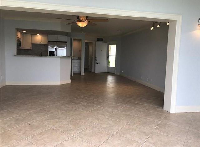 400 Wilma Circle 105, Riviera Beach, FL 33404