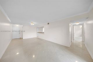 9405 Fontainebleau Blvd 112, Miami, FL 33172