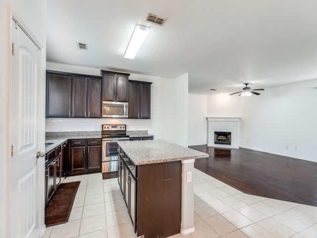 1029 Holly Anne Lane, Aubrey, TX 76227