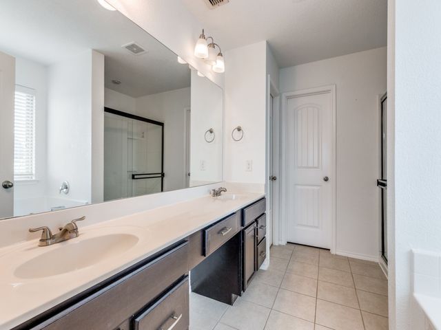 1029 Holly Anne Lane, Aubrey, TX 76227