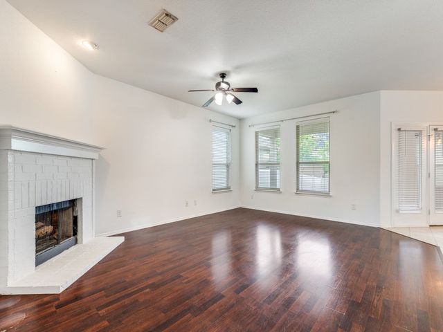 1029 Holly Anne Lane, Aubrey, TX 76227