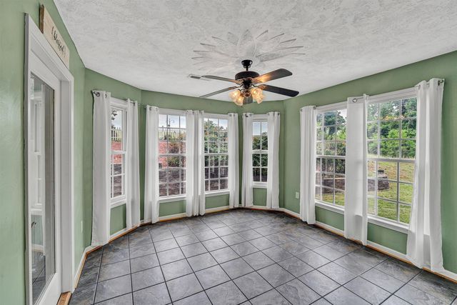 1530 Indian Springs LN, Moneta, VA 24121