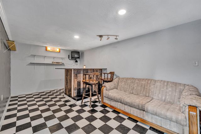 1530 Indian Springs LN, Moneta, VA 24121