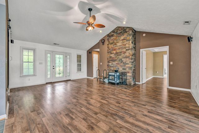 1530 Indian Springs LN, Moneta, VA 24121