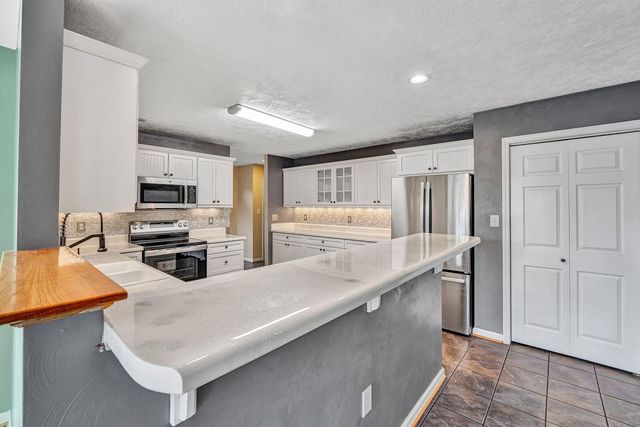1530 Indian Springs LN, Moneta, VA 24121