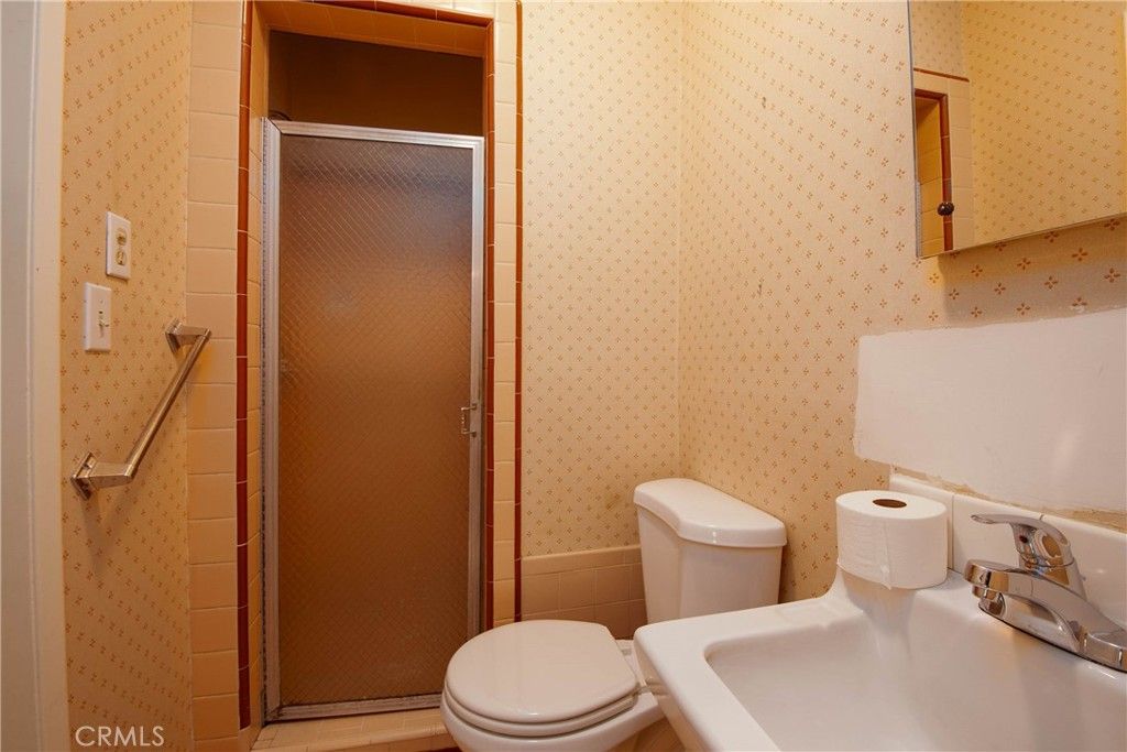 Image 14 of property listing at 375 W Las Flores, Arcadia, CA 91007